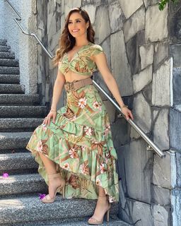 Cynthia Rodríguez feet photo thumbnail