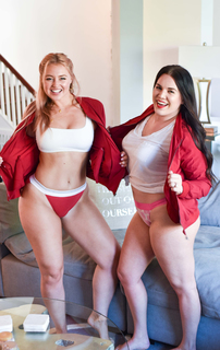 Iskra Lawrence feet photo thumbnail