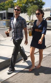 Sophia Bush feet photo thumbnail