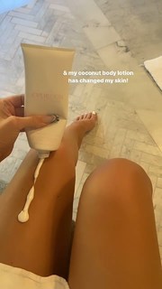 Kylie Jenner feet photo thumbnail