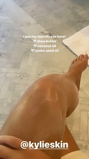Kylie Jenner feet photo thumbnail