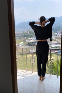 Kriti Sanon feet photo thumbnail