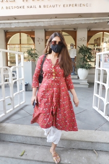 Ileana D'Cruz feet photo thumbnail