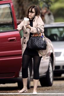 Sophia Bush feet photo thumbnail