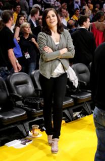 Sophia Bush feet photo thumbnail