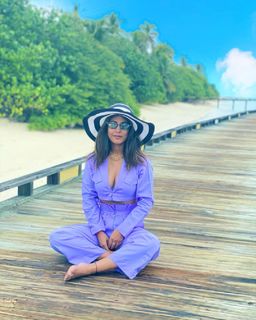 Hina Khan feet photo thumbnail