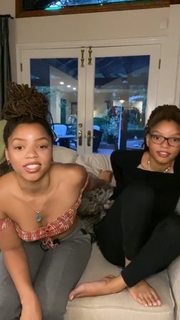 Halle Bailey feet photo thumbnail