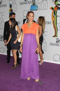 Jessica Alba feet photo thumbnail
