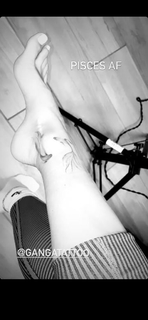 Lauren R. Wood feet photo thumbnail