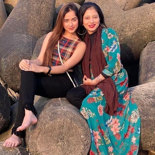 Jannat Zubair Rahmani feet photo thumbnail