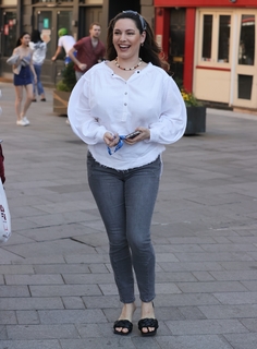 Kelly Brook feet photo thumbnail