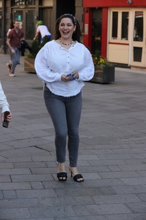 Kelly Brook feet photo thumbnail