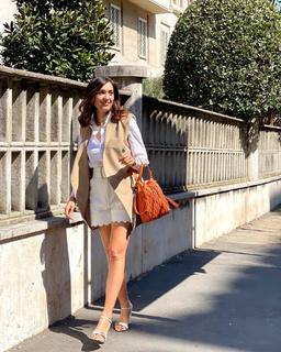 Caterina Balivo feet photo thumbnail