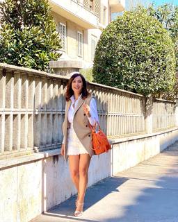 Caterina Balivo feet photo thumbnail