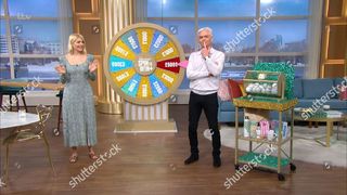 Holly Willoughby feet photo thumbnail