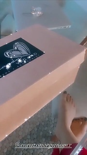 Claudia Lizaldi feet photo thumbnail