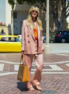 Heidi Klum feet photo thumbnail