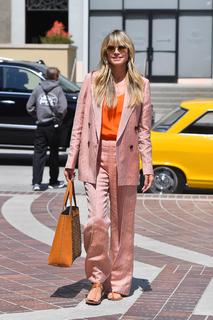 Heidi Klum feet photo thumbnail