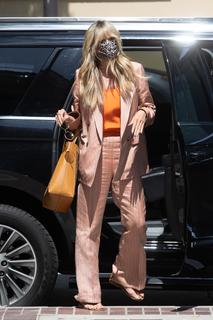 Heidi Klum feet photo thumbnail