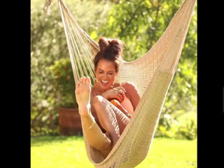Brooke Burke feet photo thumbnail