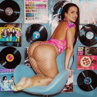 Vida Guerra feet photo thumbnail