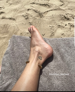 Vera Brezhneva feet photo thumbnail