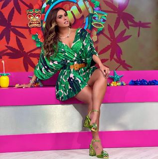 Galilea Montijo feet photo thumbnail