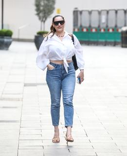 Kelly Brook feet photo thumbnail