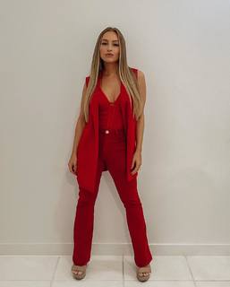 Carla Diaz feet photo thumbnail