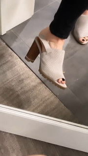 Jenna Ezarik feet photo thumbnail