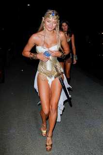 Josie Marie Canseco feet photo thumbnail