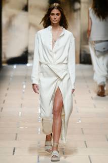 Taylor Hill feet photo thumbnail