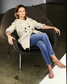 Heather Graham feet photo thumbnail