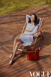 Mi Yang feet photo thumbnail