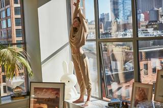 Phoebe Tonkin feet photo thumbnail