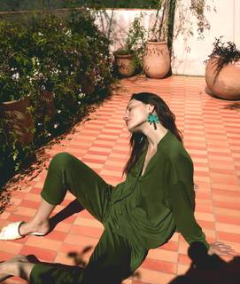 Phoebe Tonkin feet photo thumbnail