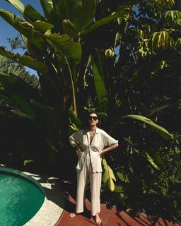 Phoebe Tonkin feet photo thumbnail