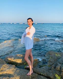 Phoebe Tonkin feet photo thumbnail