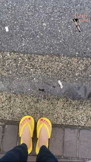 Katheryn Winnick feet photo thumbnail