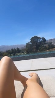 Kylie Jenner feet photo thumbnail