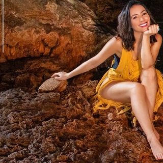 Claudia Lizaldi feet photo thumbnail