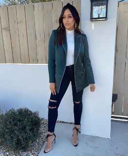 Tia Mowry feet photo thumbnail