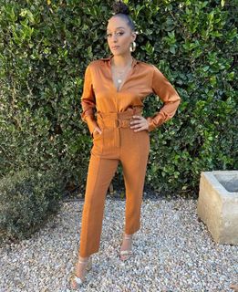 Tia Mowry feet photo thumbnail