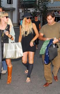 Lindsay Lohan feet photo thumbnail
