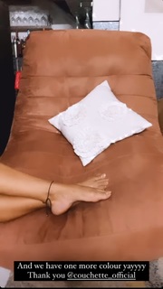 Hina Khan feet photo thumbnail