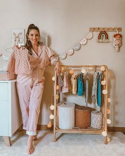 Athina Oikonomakou feet photo thumbnail