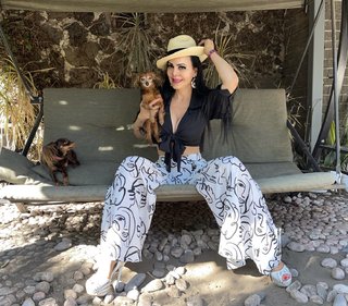 Maribel Guardia feet photo thumbnail