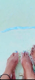 Hina Khan feet photo thumbnail