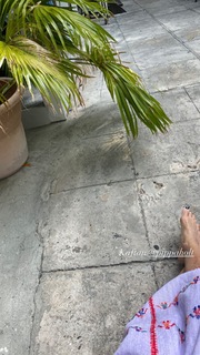 Elle Macpherson feet photo thumbnail