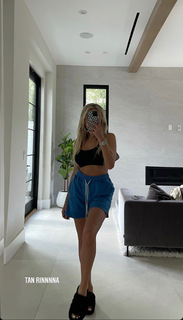 Corinna Kopf feet photo thumbnail